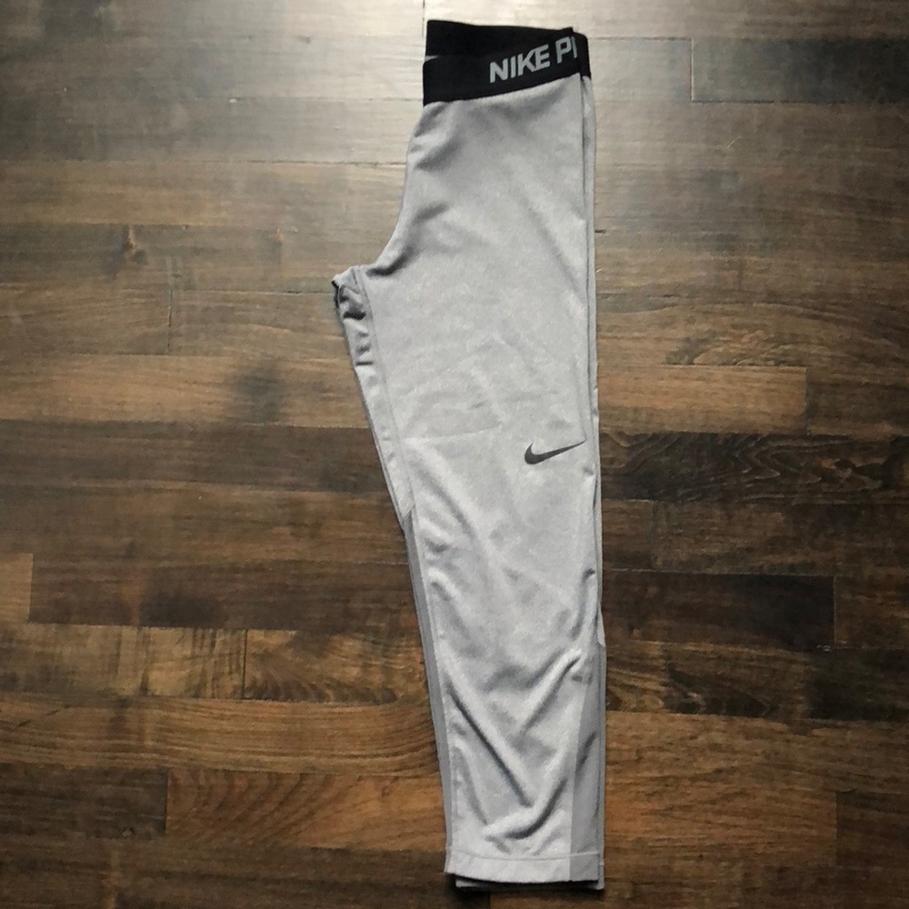 Nike cropped workout leggings